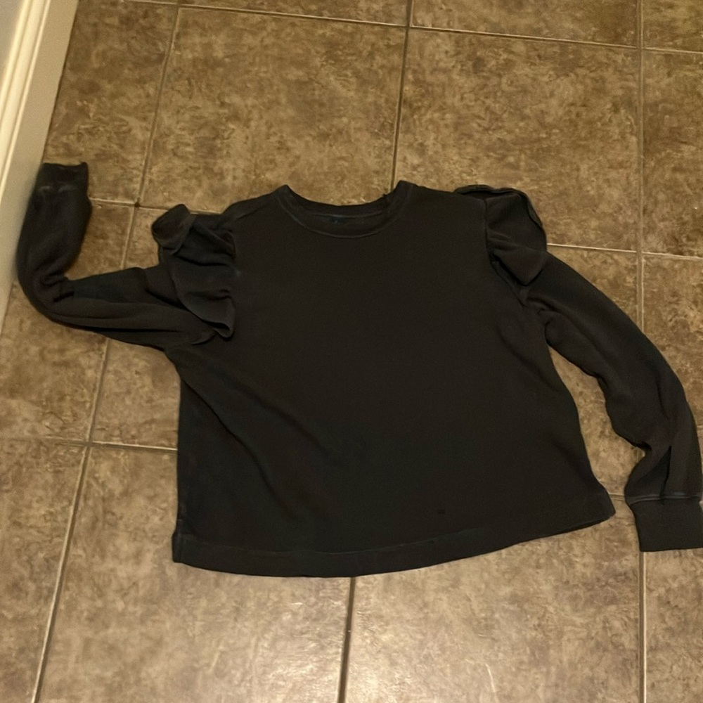 R ruffled sleeves sweatshirt